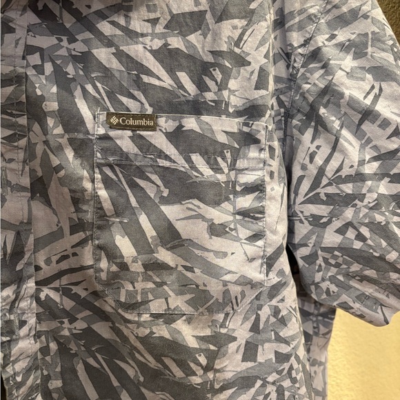 Columbia Gray Patterned Short Sleeve Button Up - Picture 3 of 5